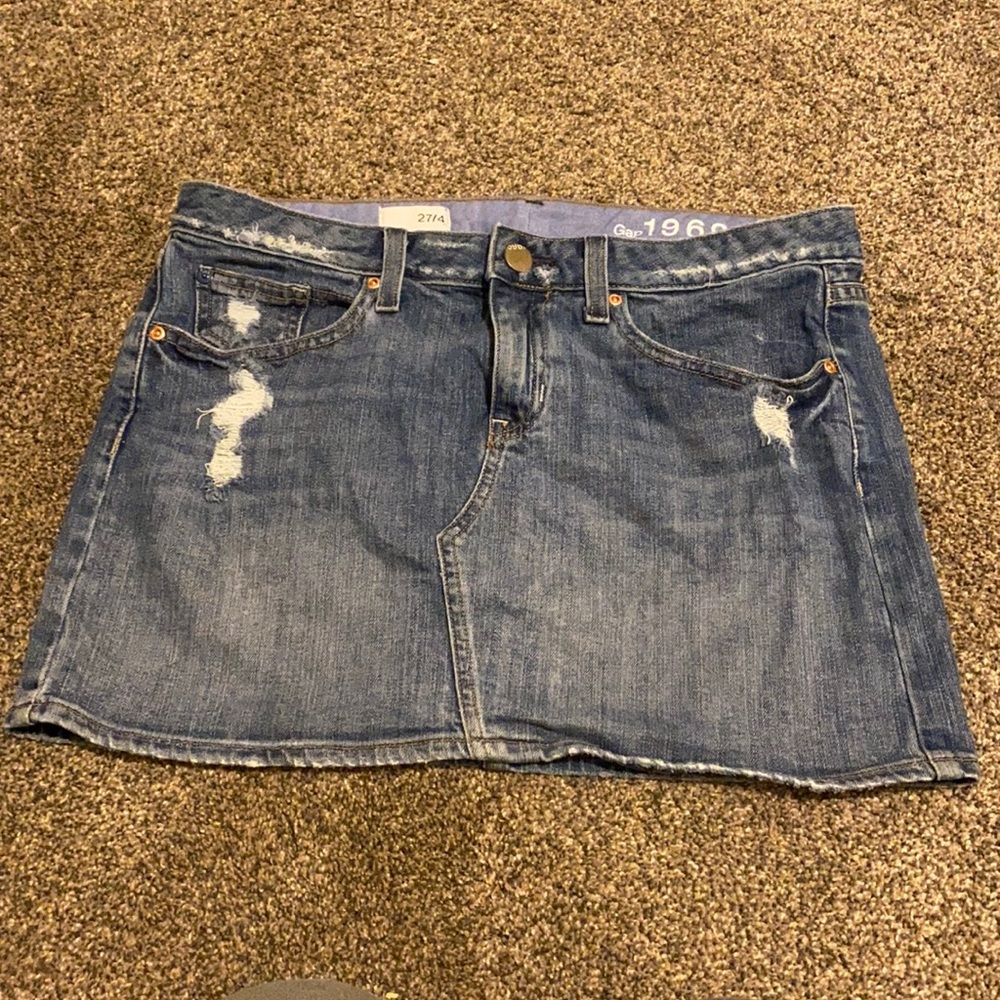Gap skirt